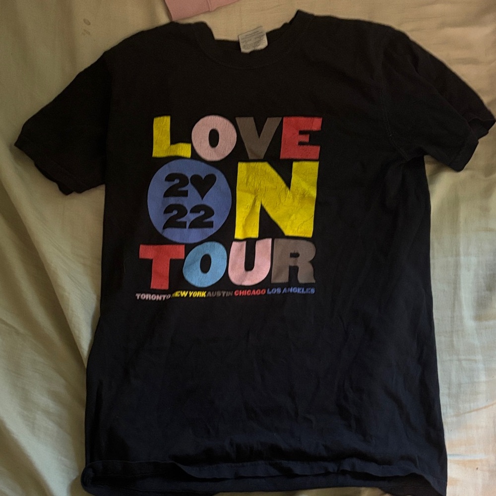 Love On Tour T-Shirt - Black, Yellow, Red, Blue